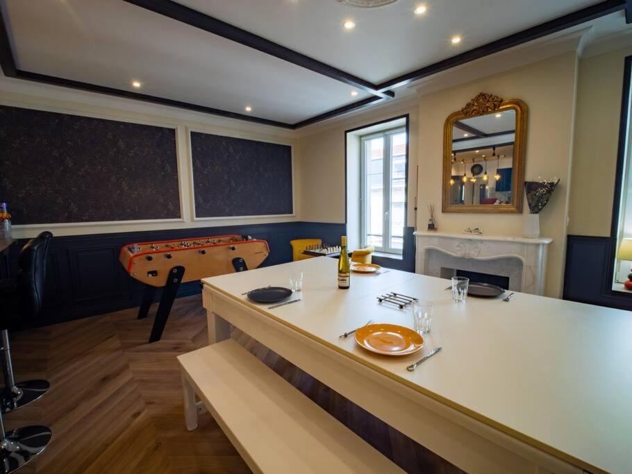 Mega Jeanne D'Arc Billard Baby Foot Logements Insolites Nancy Exterior photo