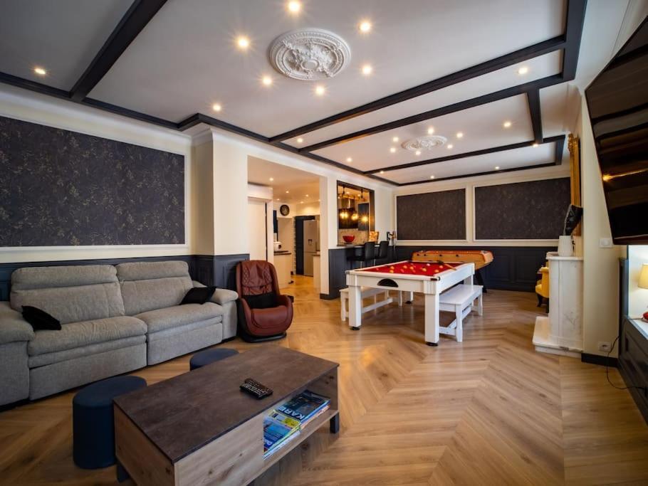 Mega Jeanne D'Arc Billard Baby Foot Logements Insolites Nancy Exterior photo